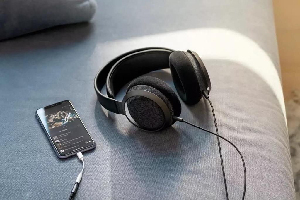 Philips Fidelio X3/00 Over Ear Kopfhörer an Smartphone angeschlossen