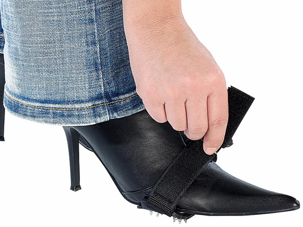 Schuhspikes Anwendung an Damenschuhe
